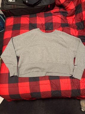 Nike Women's Light Gray Crewneck Pullover Sweatshirt